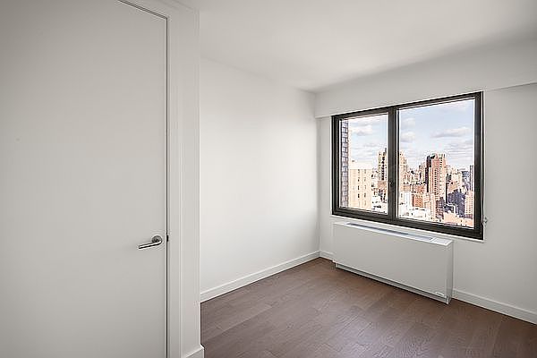 1st image of 220 E 72nd St APT 15E