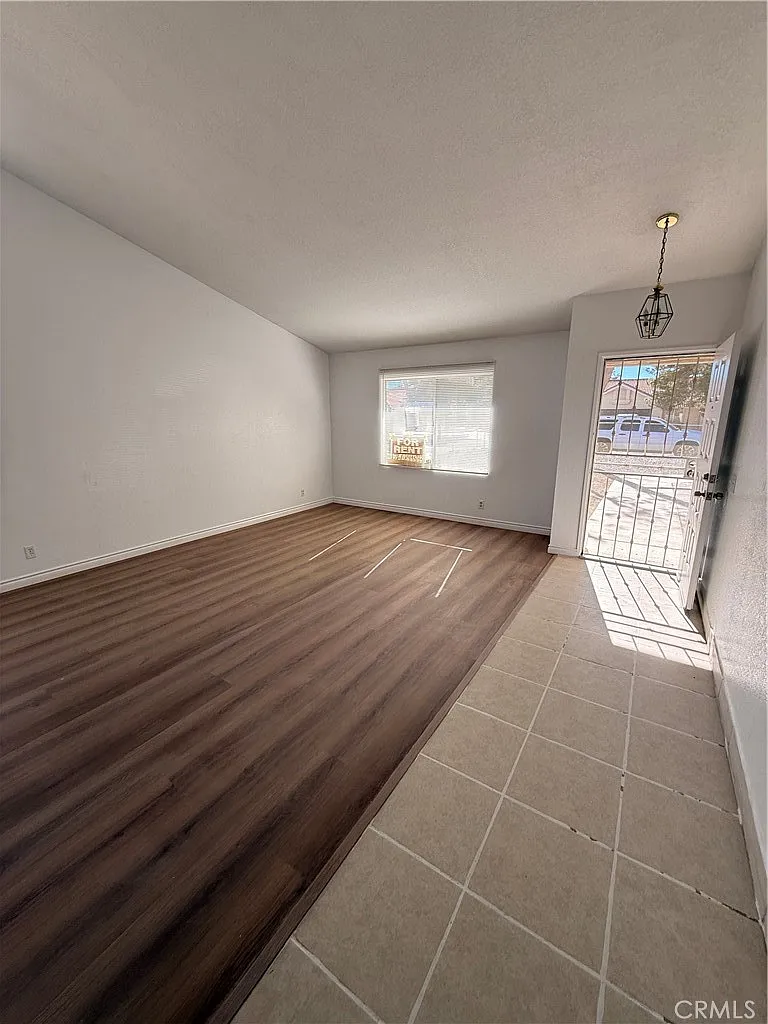 3 bed, 1447 sqft, $2,397 — Photo 3