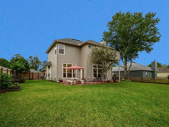 2nd image of 13057 Viburnum Dr N
