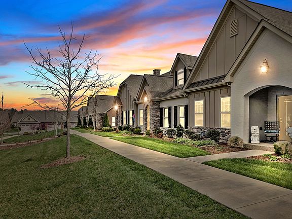 4th image of 265 Bellingdon Dr
