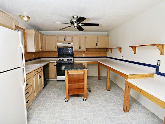 4th image of 2784 Phyllis Cir S