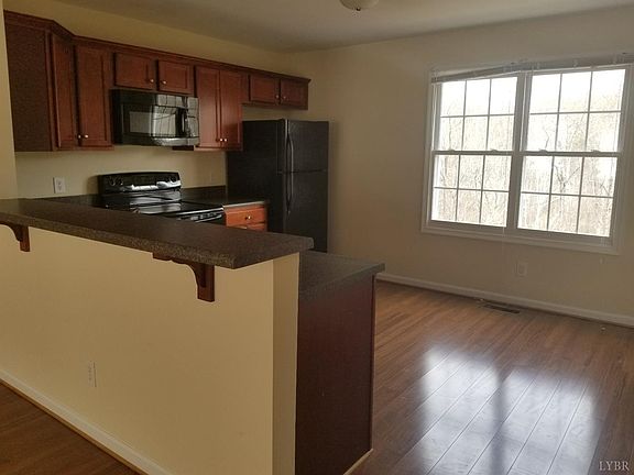 3rd image of 1810 Broadway St Unit 106