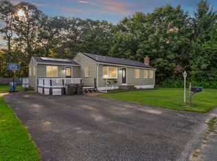 28 Holly St, Oxford, MA 01540