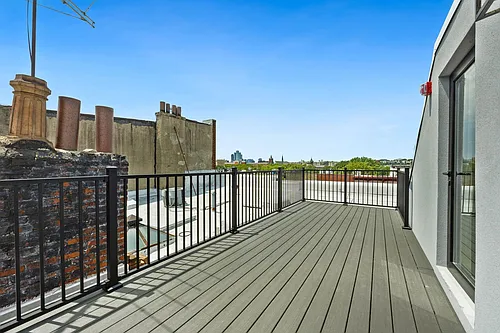 525 Washington St #2 Photo 1
