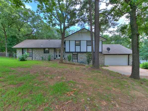 17183 S Creekwood Ct, Claremore, OK 74017