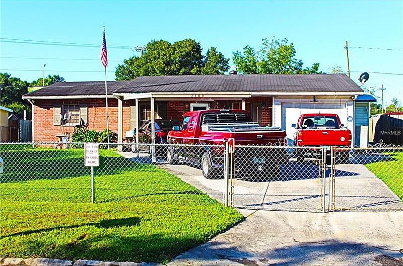 1st image of 2709 Calle St