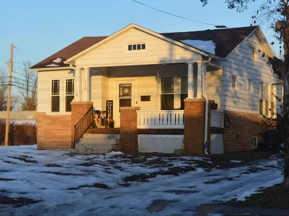 510 N 1st St, Fairfield, IL 62837