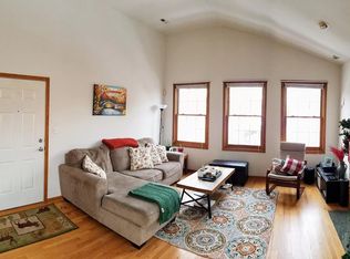 1545 W Pearson St APT 3E, Chicago, IL 60642