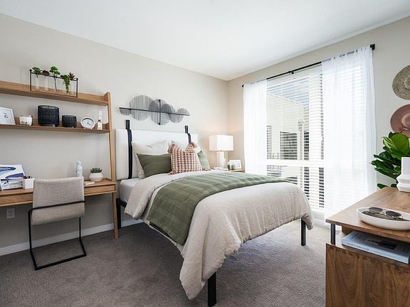 5th image of 312 Gates Dr #135