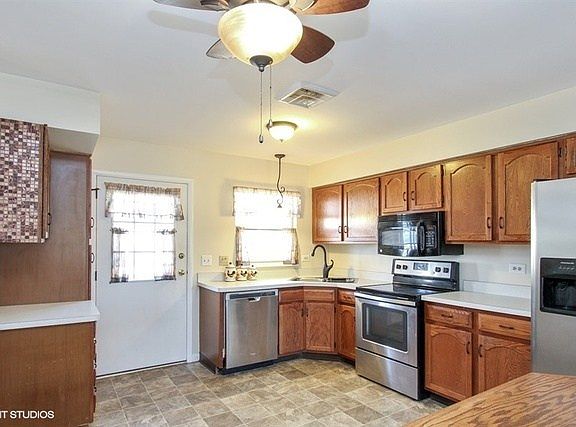 2nd image of 7107 Concord Cir
