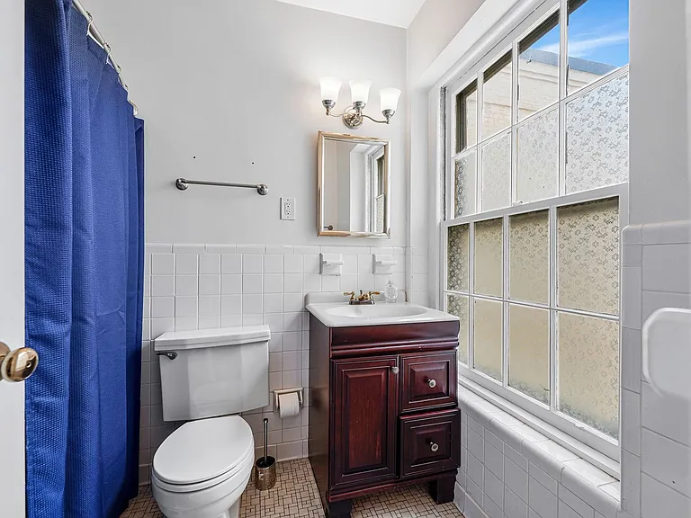 117 E St SE #302 — Photo 9