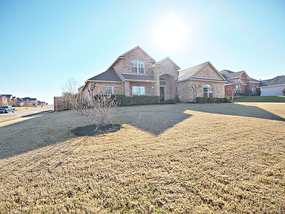 4th image of 601 Winterwood Dr