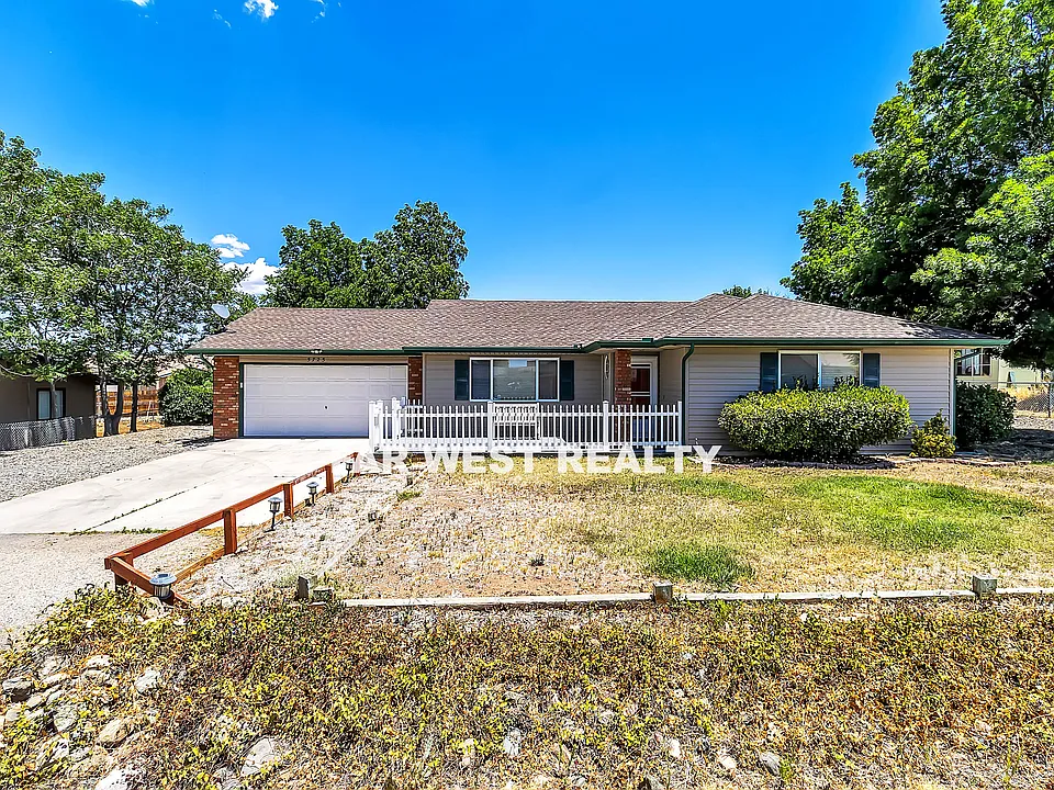5725 N Pawnee Dr