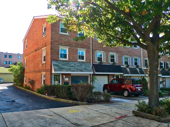 815 N 29th St, Philadelphia, PA 19130