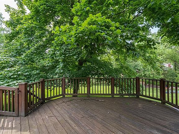 4th image of 1529 Holly Hill Dr