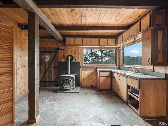 4th image of 721 Nugget Hill Road