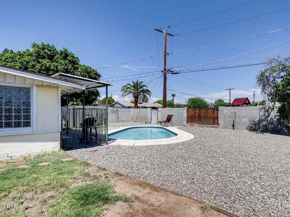 2nd image of 6839 N 33rd Ave