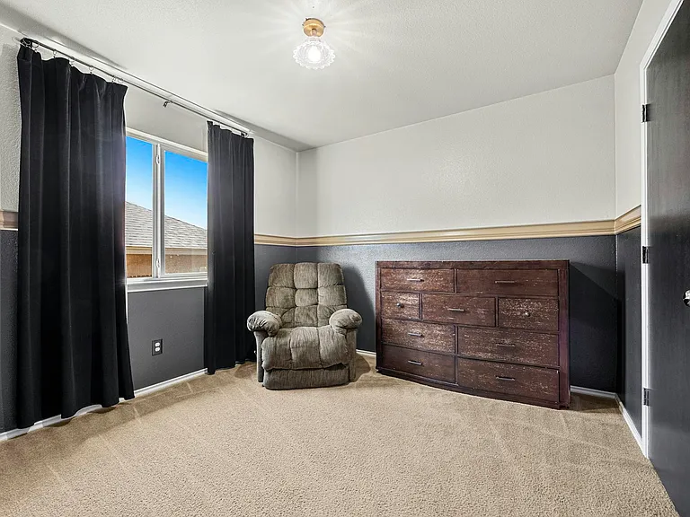 2207 Stoneham — Photo 20