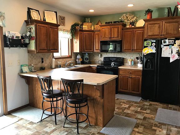 4th image of 312 Pine Brooke Dr