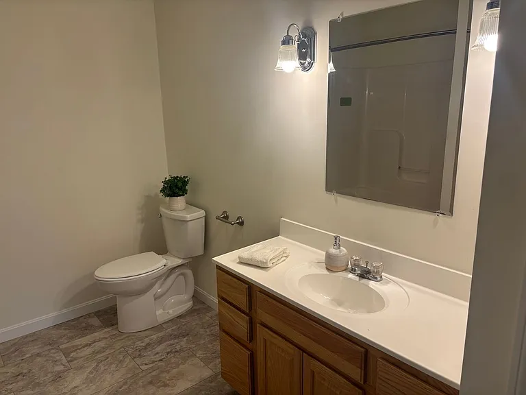 4 Commonwealth Dr — Photo 12