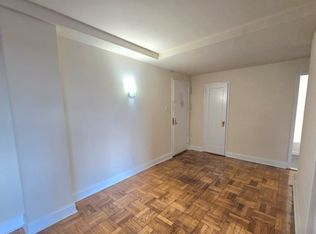 192-20 67th Ave #B, Fresh Meadows, NY 11365