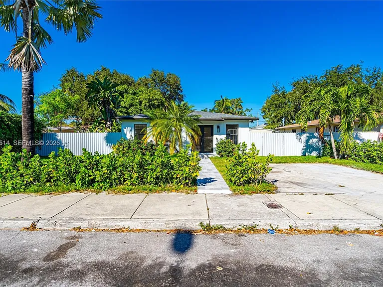 407 NW 45th St — Photo 17