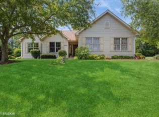 10707 Michigan Dr, Spring Grove, IL 60081