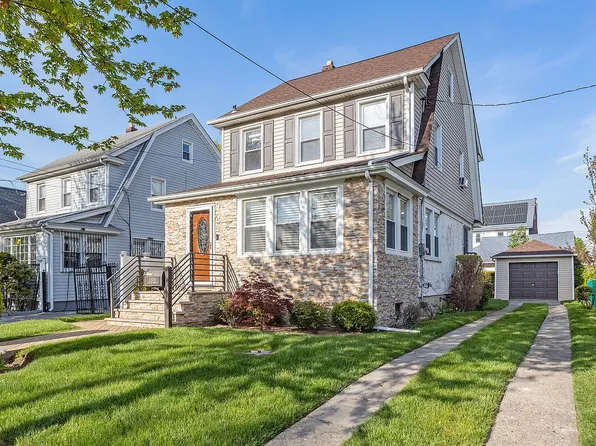 10019 207th St, Queens Village, NY 11429