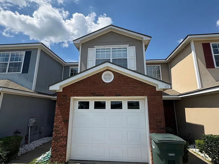 115 Wakefield Way — Photo 1