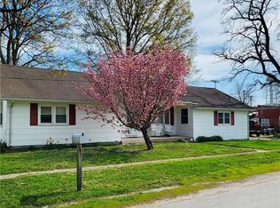 206 E Elm St, Hardin, MO 64035
