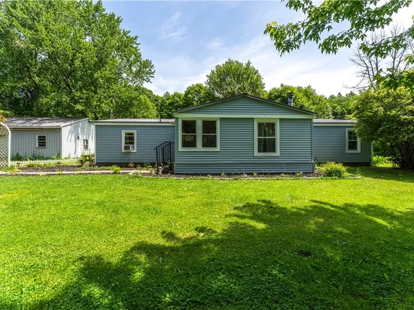 650 Pleasant Valley Rd, Lyons, NY 14489
