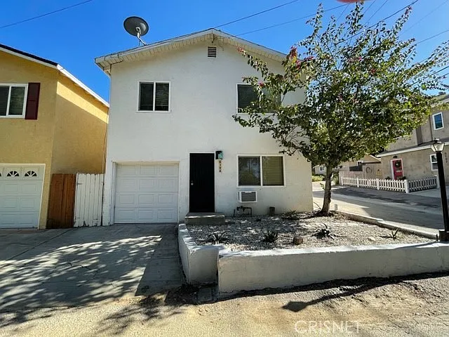 6106 Cedar St — Photo 2