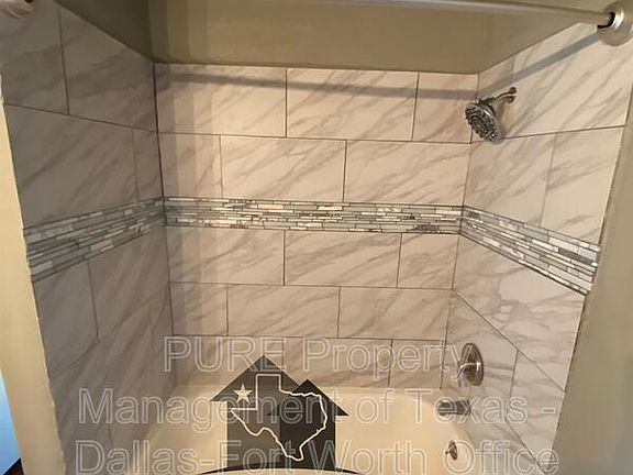 5th image of 5912D Holiday Ln E