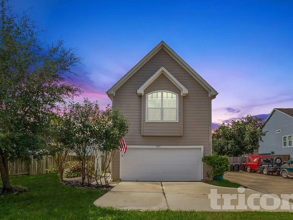 21203 Berry Vine St