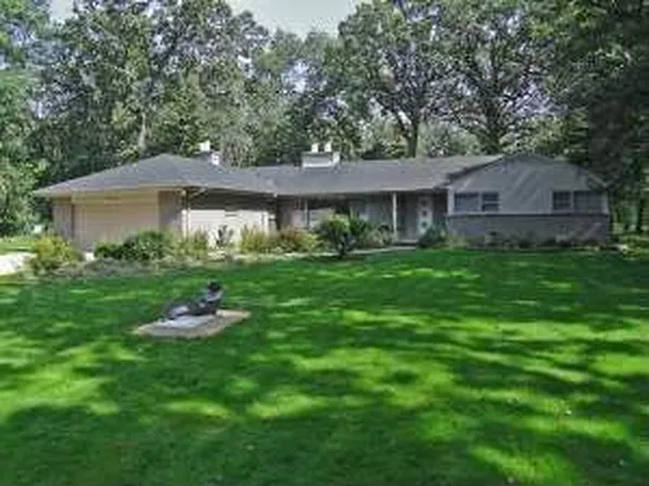 1521 Portage Run, Glenview, IL 60025