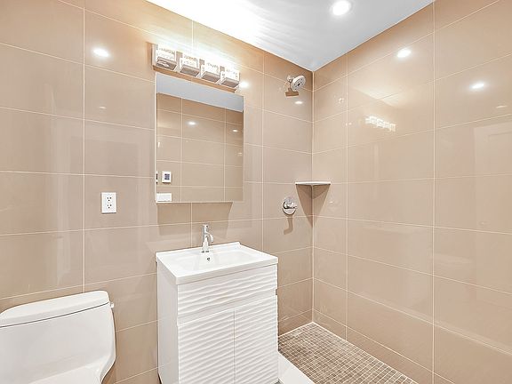 5th image of 30-88 21st St #2G
