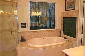 5th image of 216 Whiterock Dr
