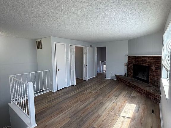 4th image of 1840 Cambridge Dr APT 4