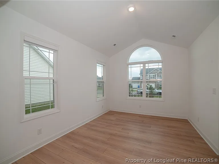 212 Stafford Ave — Photo 9