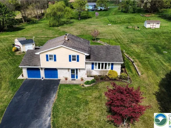 379 Valley Hi Ct, Walnutport, PA 18088