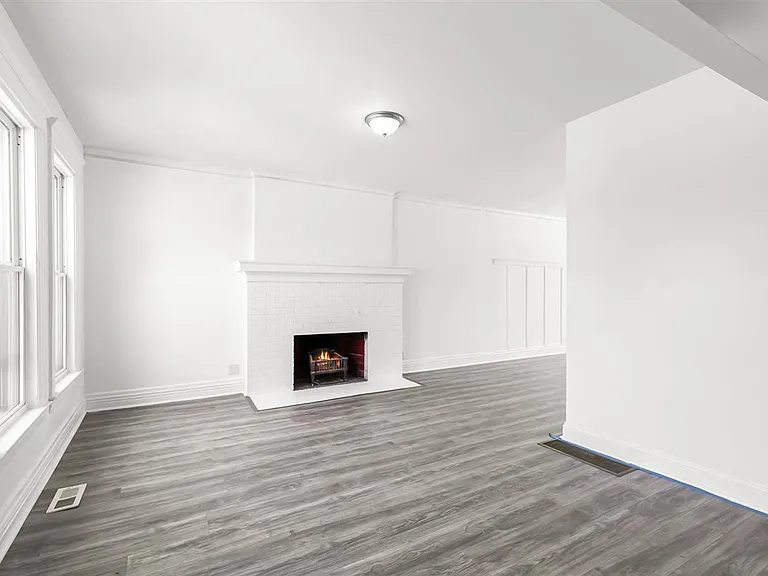216-1HOLBROOK Street — Photo 12