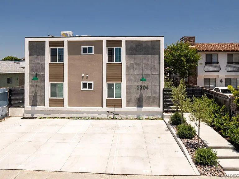 3204 Collier Ave #3204 — Photo 2