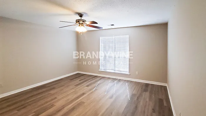 125 Cowan Dr — Photo 9