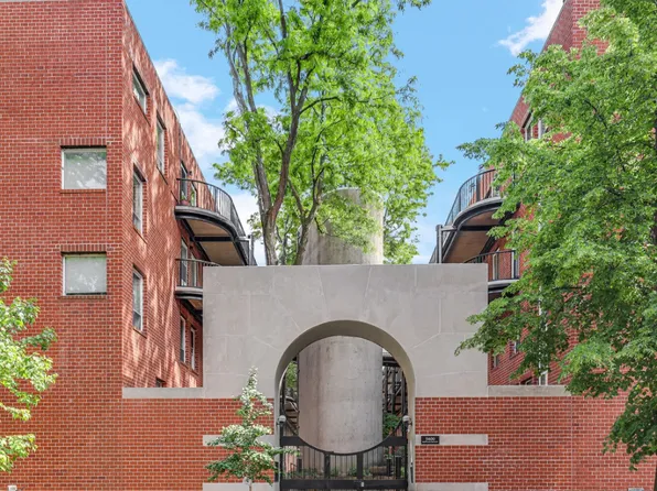 5400 S Hyde Park Blvd APT 2C, Chicago, IL 60615