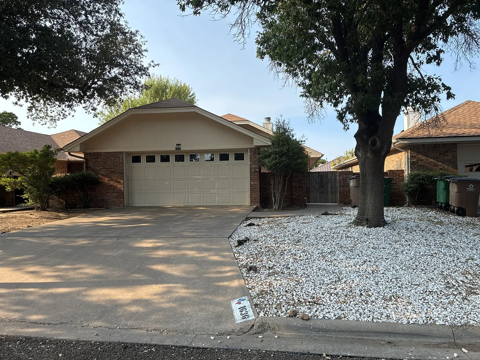 3 bed, 1472 sqft, $1,895 — Photo 1