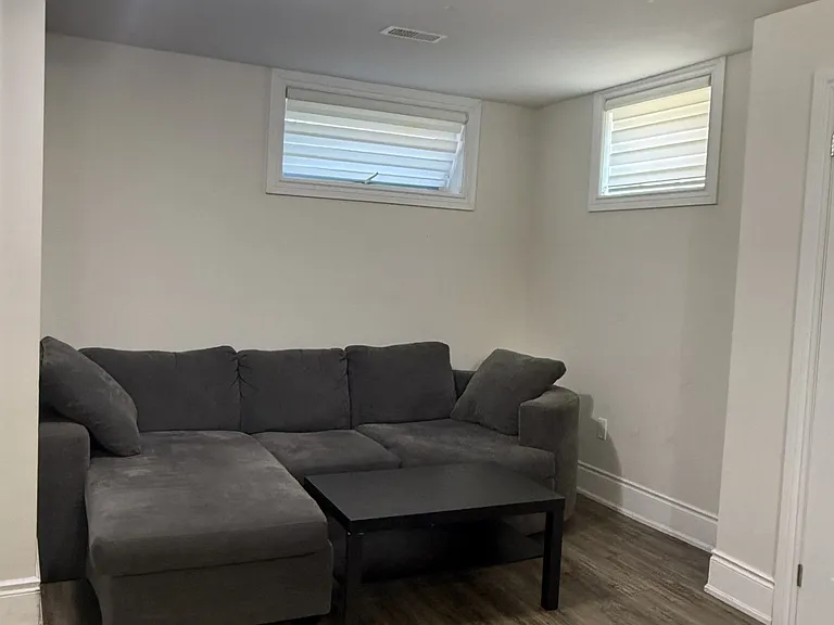 25 Westbourne Ave #BASEMENT — Photo 9