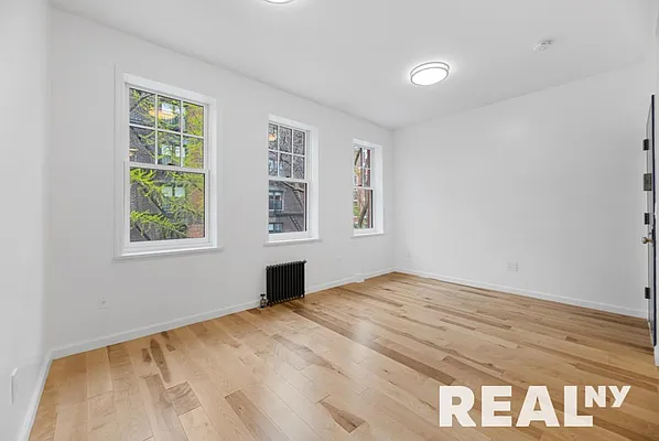 Rented by REAL New York | media 9