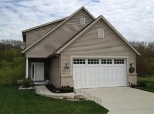 1305 Highland Hill Dr SE, Lowell, MI 49331