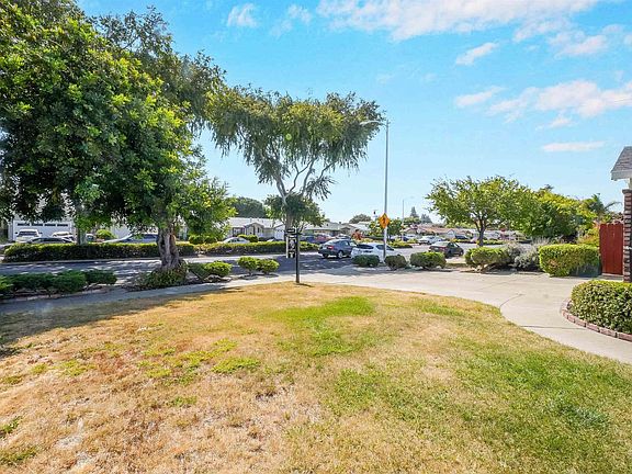 5th image of 25353 Calaroga Ave