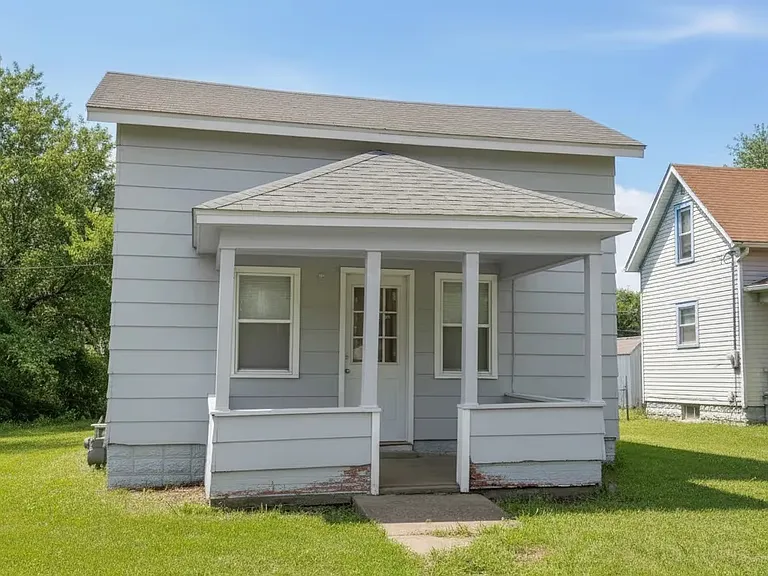 601 N Winnebago Ave — Photo 1